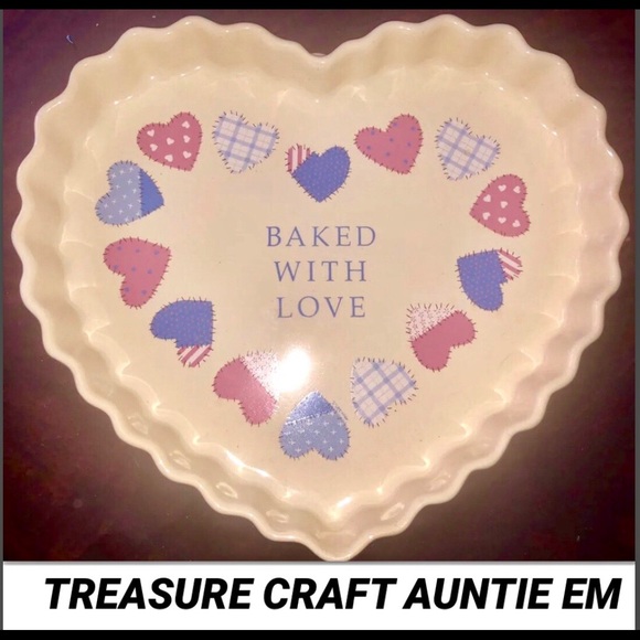 VINTAGE TREASURE CRAFT
AUNTIE EM HEART SHAPED DISH - Picture 1 of 3
